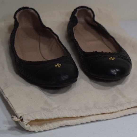 Tory Burch Black York Ballet Flats w/Snake Textured design, size 8 - Picture 6 of 7